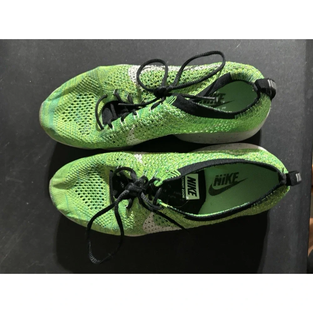 Nike Women 's Flyknit Zoom Agility Running Shoes. Size US 9 Green